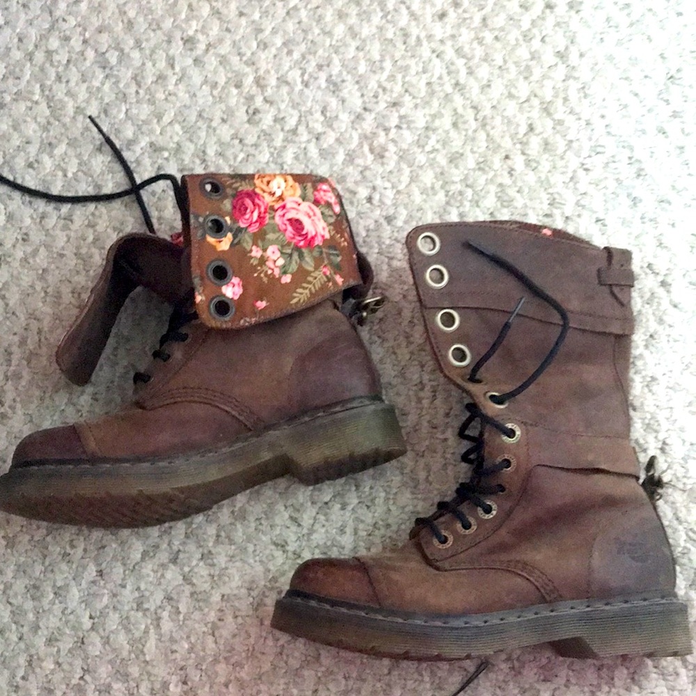 Dr. Marten’s Triumph 1914 Brown Leather brown floral Boot tall 6 37